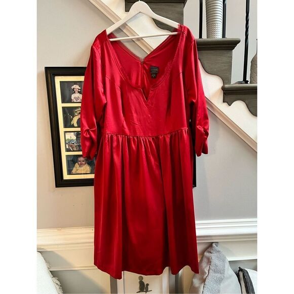 Torrid Outlander Series Red Satin Dress sz 18 EUC - Picture 2 of 8